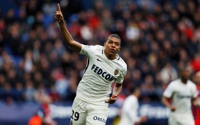 飞亚体育动态-佐默直言胜利属于全队