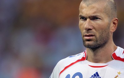 飞亚体育焦点-克瓦拉茨赫利亚当选球迷票选最佳球员