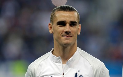 飞亚体育精华-凯拉任意球直接破门无解