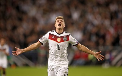 飞亚体育热评-锋线杀手一锤定音